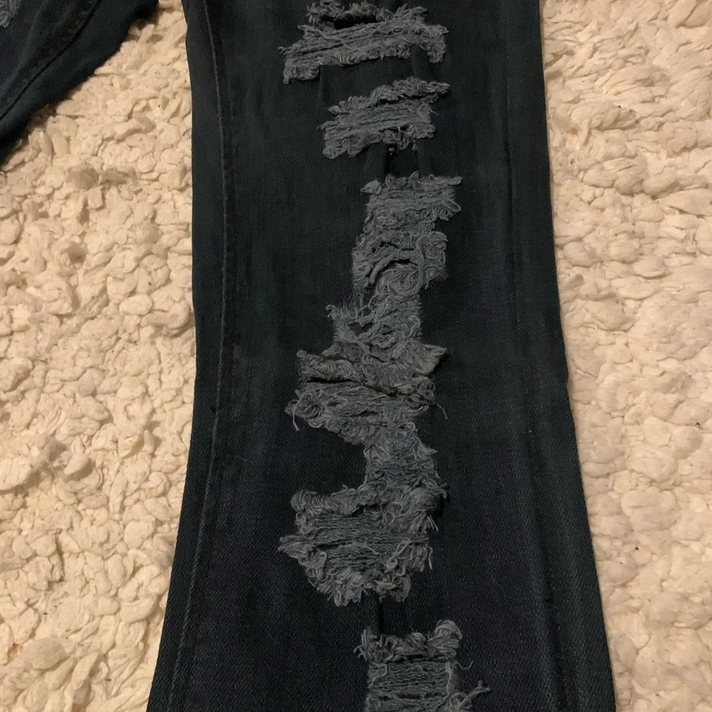 Forever 21 2.1 Women’s Denim Dark Blue Distressed Destroyed Skinny Jeans 28x32 - Picture 5 of 15